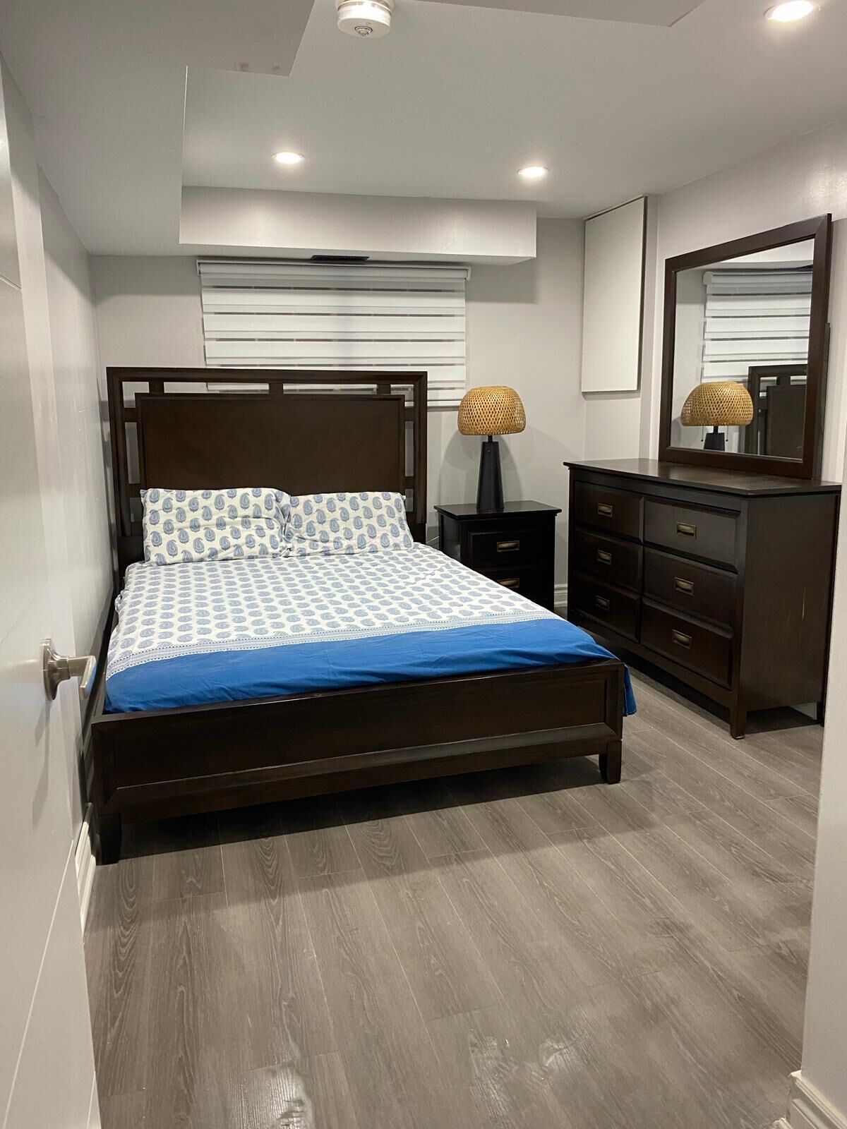 2 bedrooms, iron/ironing board, WiFi