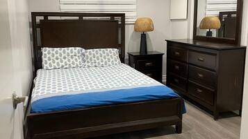 2 bedrooms, iron/ironing board, WiFi