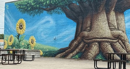 Charming 2-bedroom apartment in Osawatomie! Newly renovated! Great location!