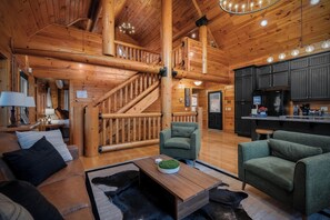 Smart-tv, pejs, dvd-afspiller, bordfodbold