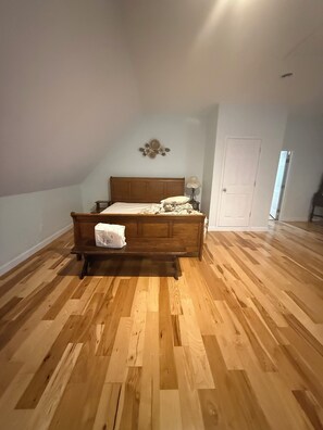 2 bedrooms, WiFi, bed sheets, wheelchair access - Charming 2-bedroom barndominium in historic Appomattox Virginia. (Appomattox)