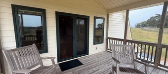 Charming 2-bedroom barndominium in historic Appomattox Virginia.