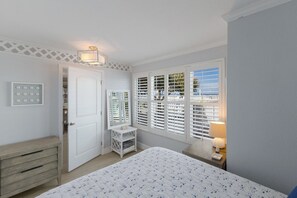 3 bedrooms, iron/ironing board, free WiFi, bed sheets - Ground Level - 2BRM / 2 Bath - Close to Village - Sleeps 4 (Boca Grande)