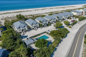 Exterior - Turtleback 8 - 3/3 - Community Pool - Sleeps 6 - Gulf Front (Boca Grande)