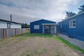 Interior - Walkable Beach Bungalow in Ocean Shores! (Ocean Shores)