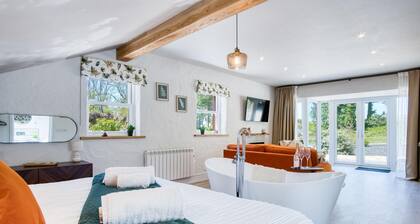 The Pig Sty - 1 Bedroom Studio - Princes Gate