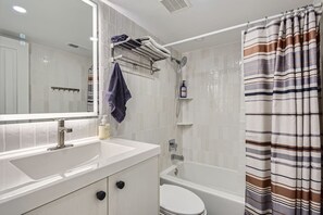Handtücher, Seife, Toilettenpapier