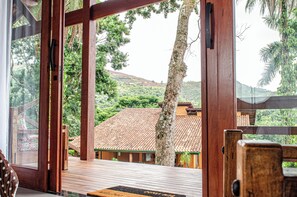 Casa de campo familiar, balcón, vistas a la montaña | Espacio para trabajar con un portátil y wifi gratis