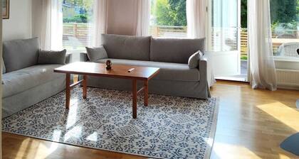 Stylish Lakehouse retreat with views over Djulö