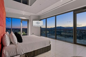 2 bedrooms, iron/ironing board, WiFi, bed sheets - P 58 Luxury Penthouse 3,300sq ft | VIP Strip View (Las Vegas)