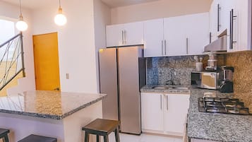 微波炉、烤箱、炉灶