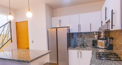 3 Bedroom Penthouse Apartment With Private Rooftop Terrace, Parking & Free WIFI