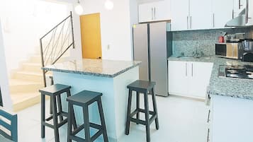 Microonde, forno, piano cottura