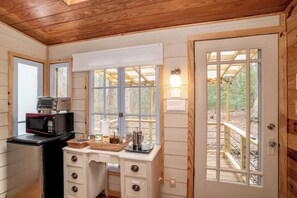 Interior - Serenity Awaits at North Carolina Escape 1373 (North Carolina)