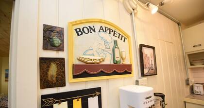 Rustic Retreat with Mountain Views in Montana 1003