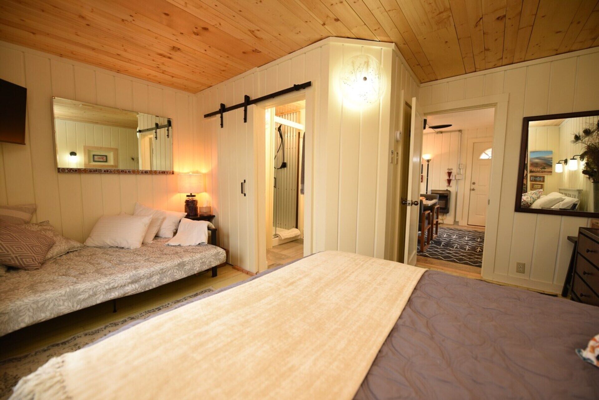 1 bedroom, iron/ironing board, internet, bed sheets