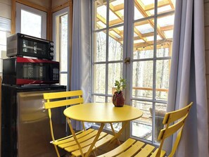 Dining - Artistic Nature Retreat w/ Private Patio 1370 (North Carolina)