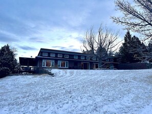 Exterior - Cozy Retreat with Mountain Views in Montana 1000 (Montana)
