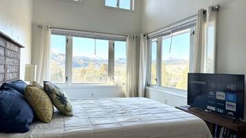 3 bedrooms, iron/ironing board, internet, bed sheets