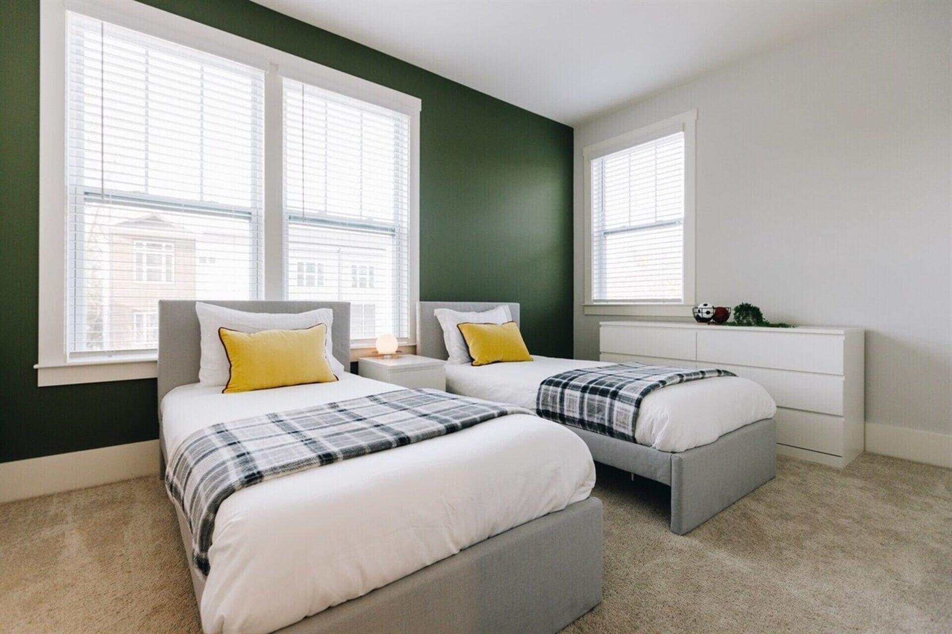 4 chambres, fer et planche à repasser, accès Internet, draps fournis