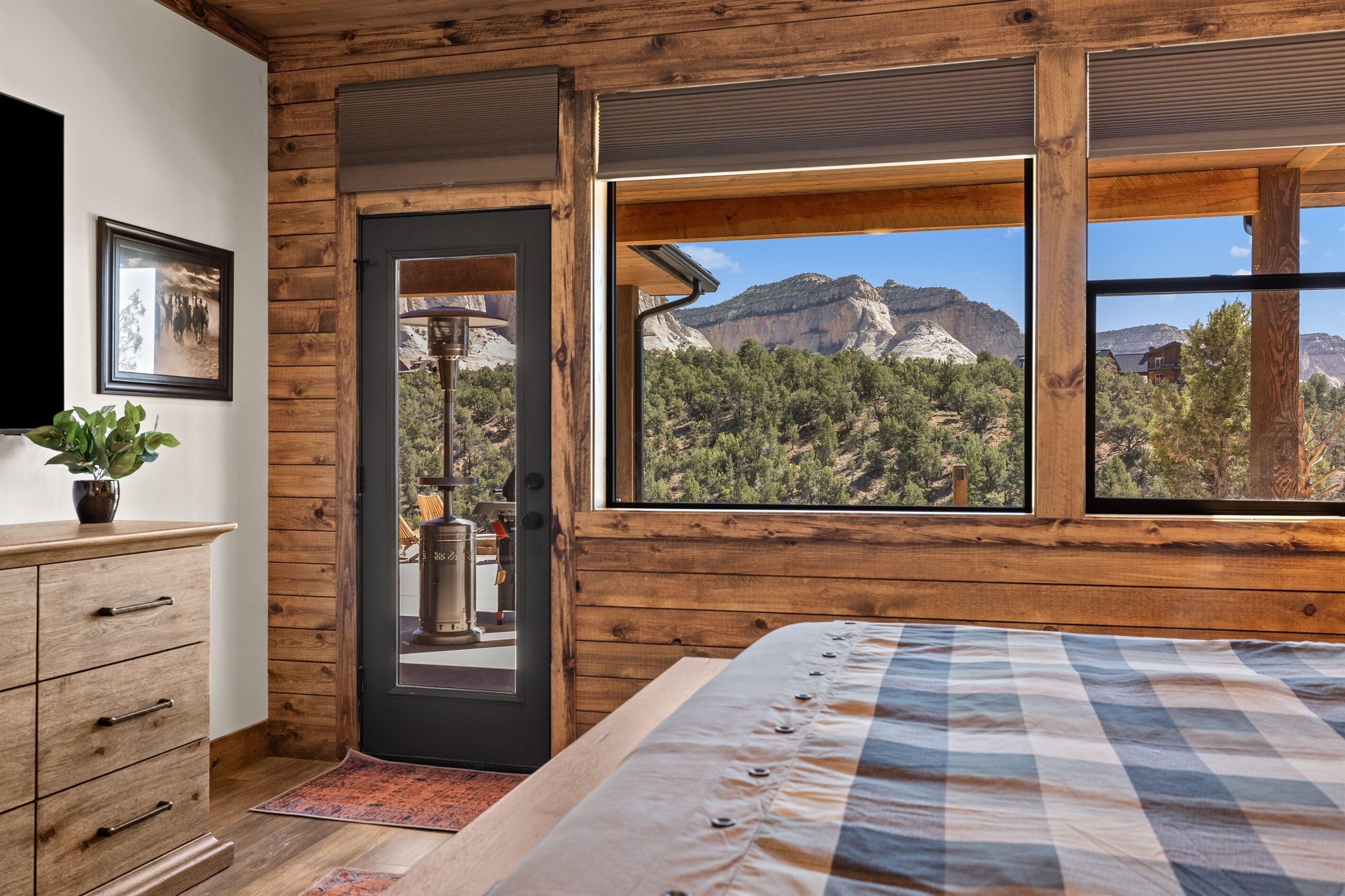 5 bedrooms, iron/ironing board, travel crib, free WiFi