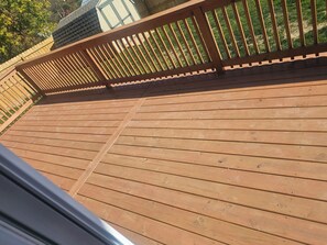 Property grounds - Spacious 4-bedroom estate in lovely Edinboro . Walking distance to the lake. (Edinboro)