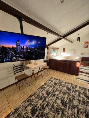 Presidential Suite, Mountain View | Individually decorated, iron/ironing board, free WiFi