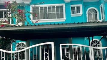 Bagian depan properti