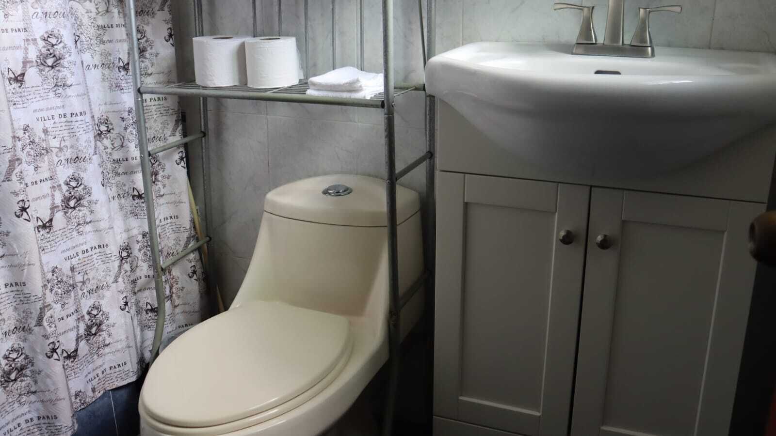 Free toiletries, soap, toilet paper