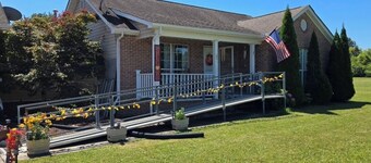 Lil house in Ringgold, Ga,  pet friendly and 5 minutes from Chattanooa, Tn