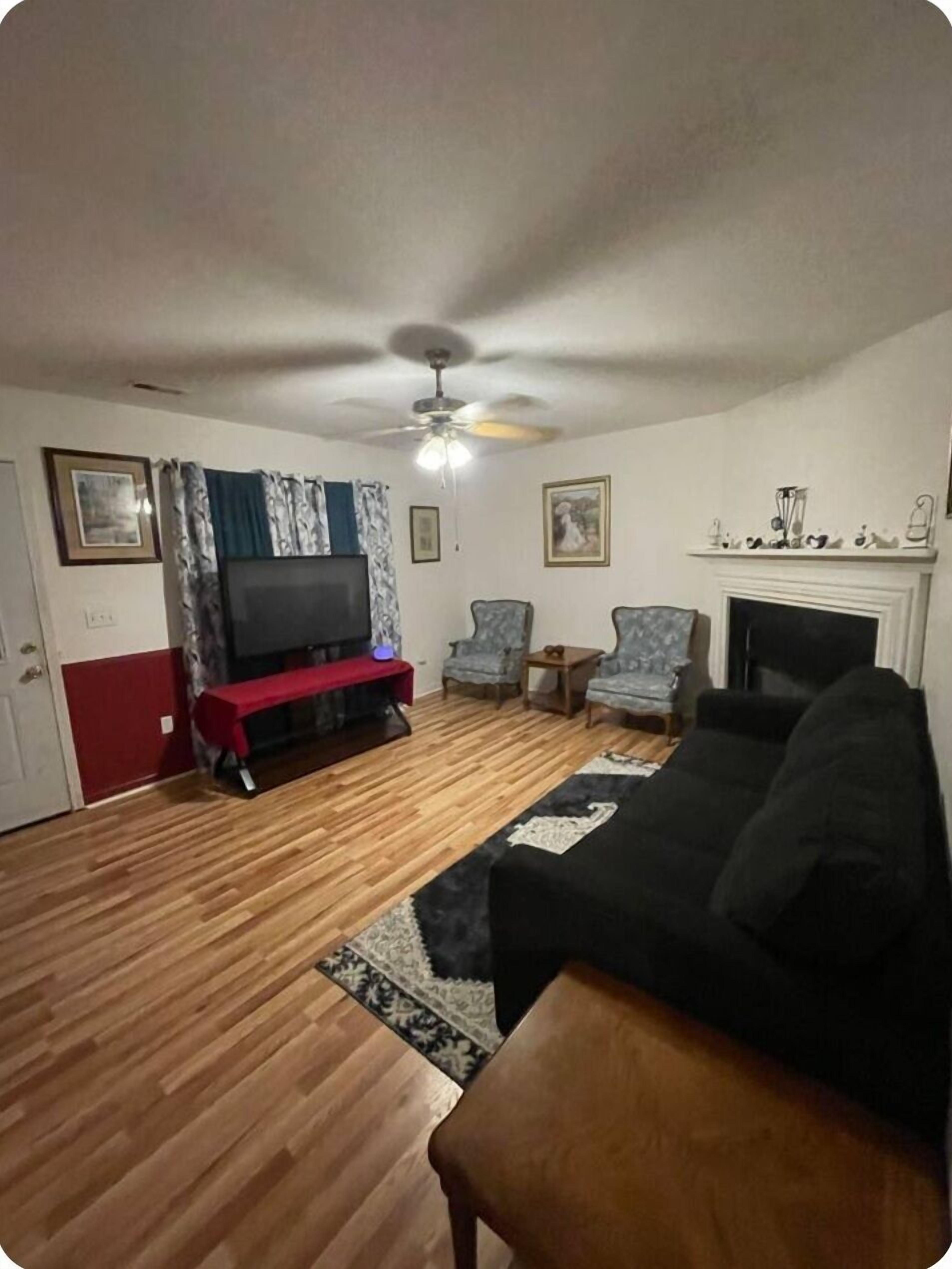 Smart-TV, Kamin, DVD-Player