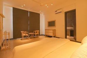 Superior Apartment, Balcony, City View | In-room safe, soundproofing, free WiFi