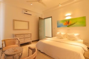 Appartement Supérieur, balcon, vue ville | Coffres-forts dans les chambres, chambres insonorisées, Wi-Fi gratuit