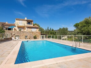 Pool - Résidence Mer et Vacances by Interhome (Sainte Maxime)