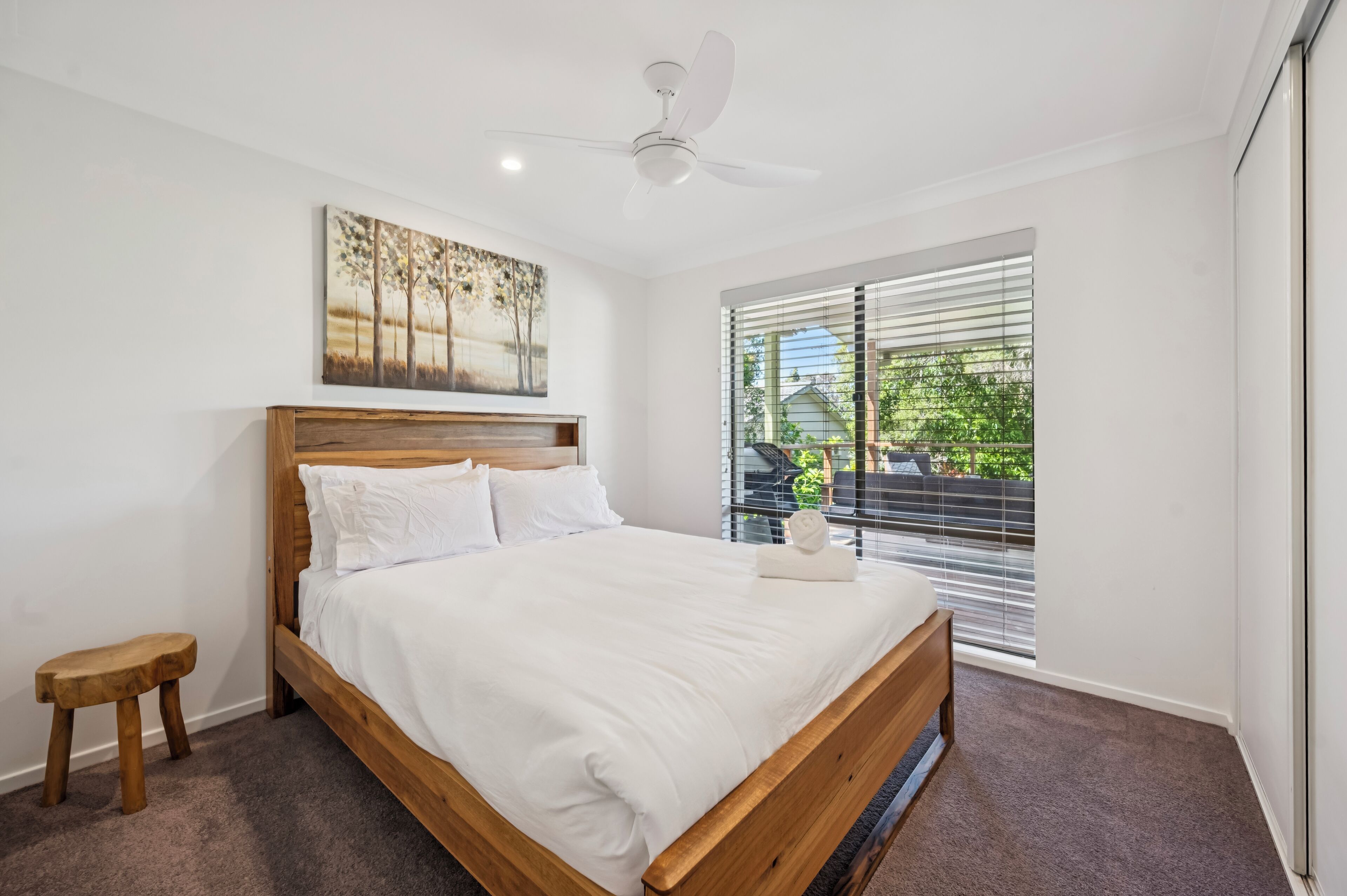 2 عدّة غرف نوم ومكواة/لوح كي وواي فاي وملاءات أسرّة