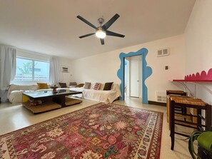 TV - True GEM in the heart of Wilton Manor! (Wilton Manors)