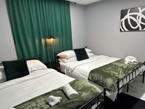 2 多间卧室、熨斗/熨衣板、WiFi、床单