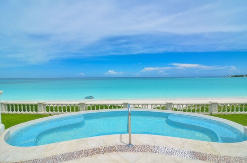 Villa B by the Sea in Nassau