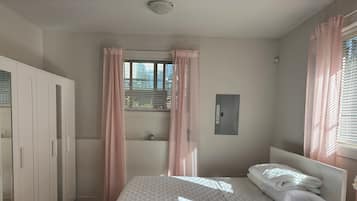 1 bedroom, WiFi, bed sheets