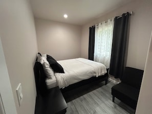 2 bedrooms, iron/ironing board, free WiFi
