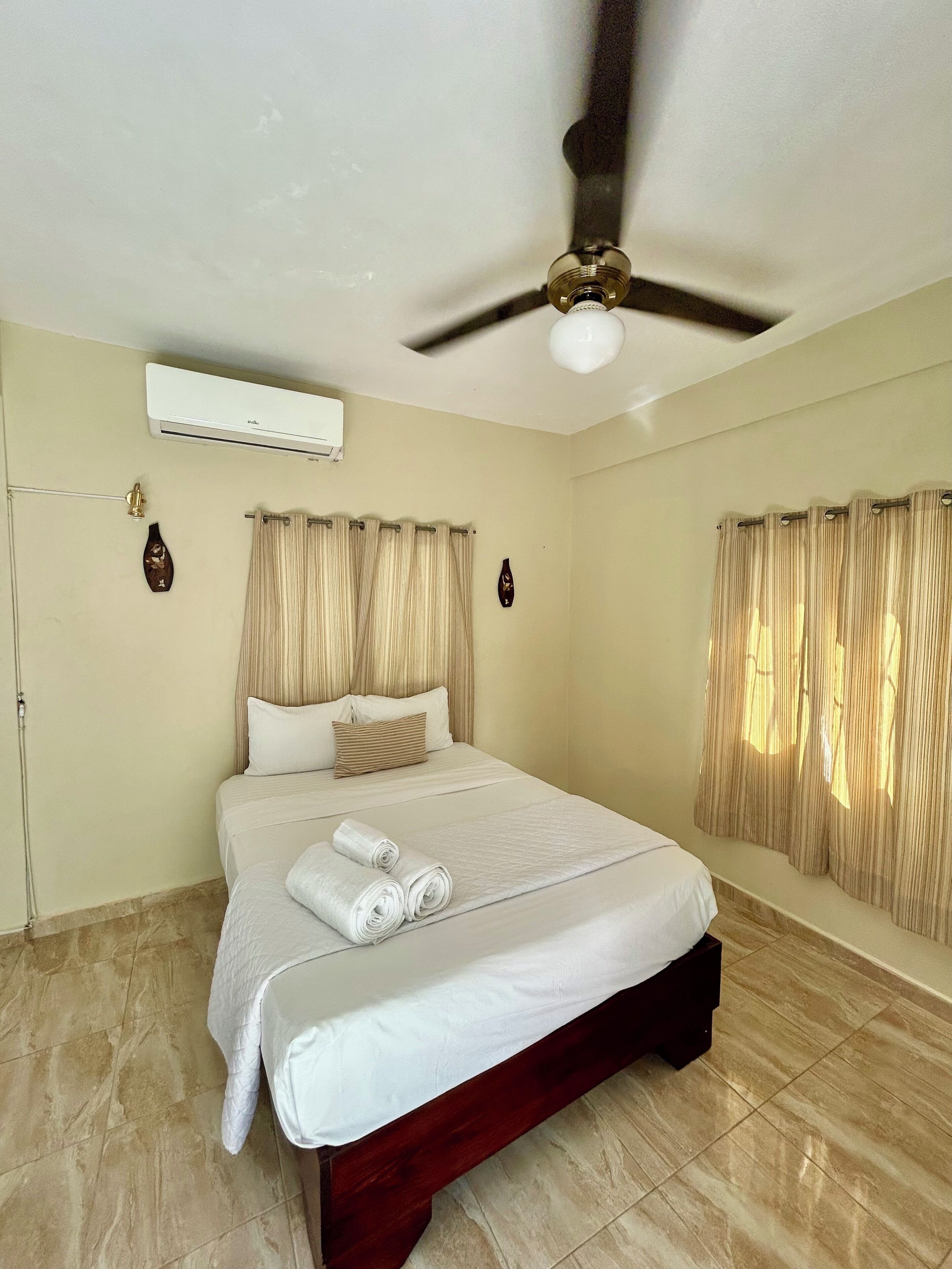 2 bedrooms, iron/ironing board, WiFi, bed sheets