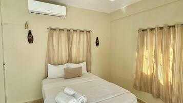 2 habitaciones, tabla de planchar con plancha, wifi y ropa de cama