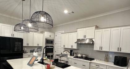 Luxury and Executive 4-bedroom house, Close to Blue Oval City