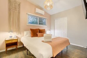 3 soverom, strykejern/-brett, wi-fi og sengetøy