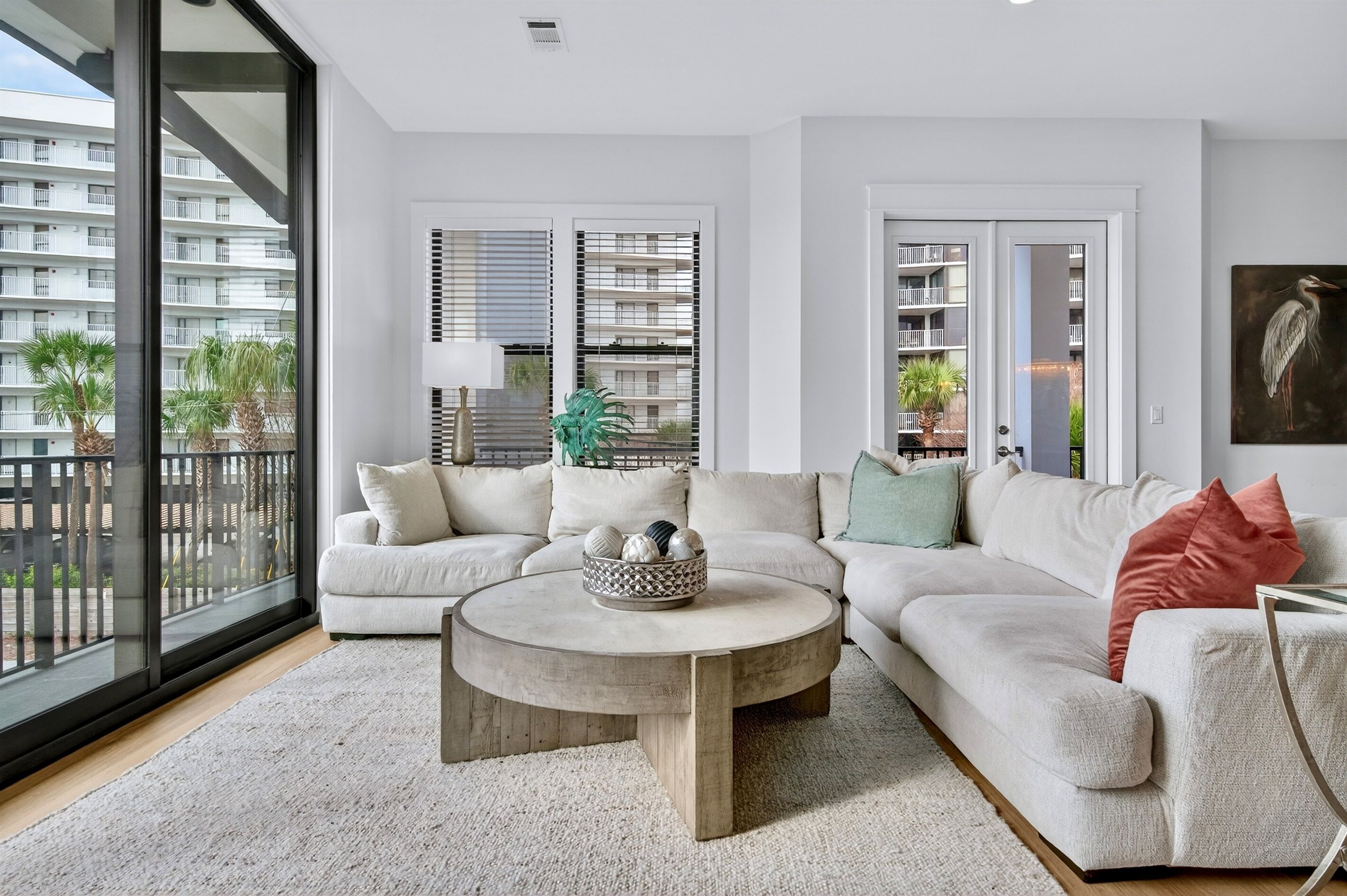 スマートテレビ、テレビゲーム、テーブルサッカー台、ステレオ