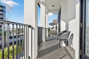 Property grounds - Arcadia Sands: Private Beach, Ocean Views, Pool & Hot tub, Game Room, Bunk Rooms (Miramar Beach)