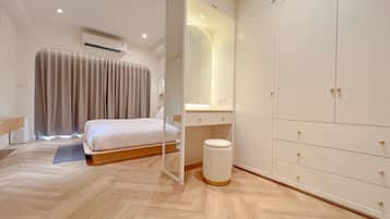 บ้านพัก, ระเบียง, วิวคลอง | โต๊ะทำงาน, Wi-Fi ฟรี