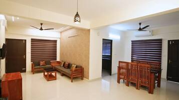 Premium Suite, 3 Bedrooms, Balcony, City View | Living area