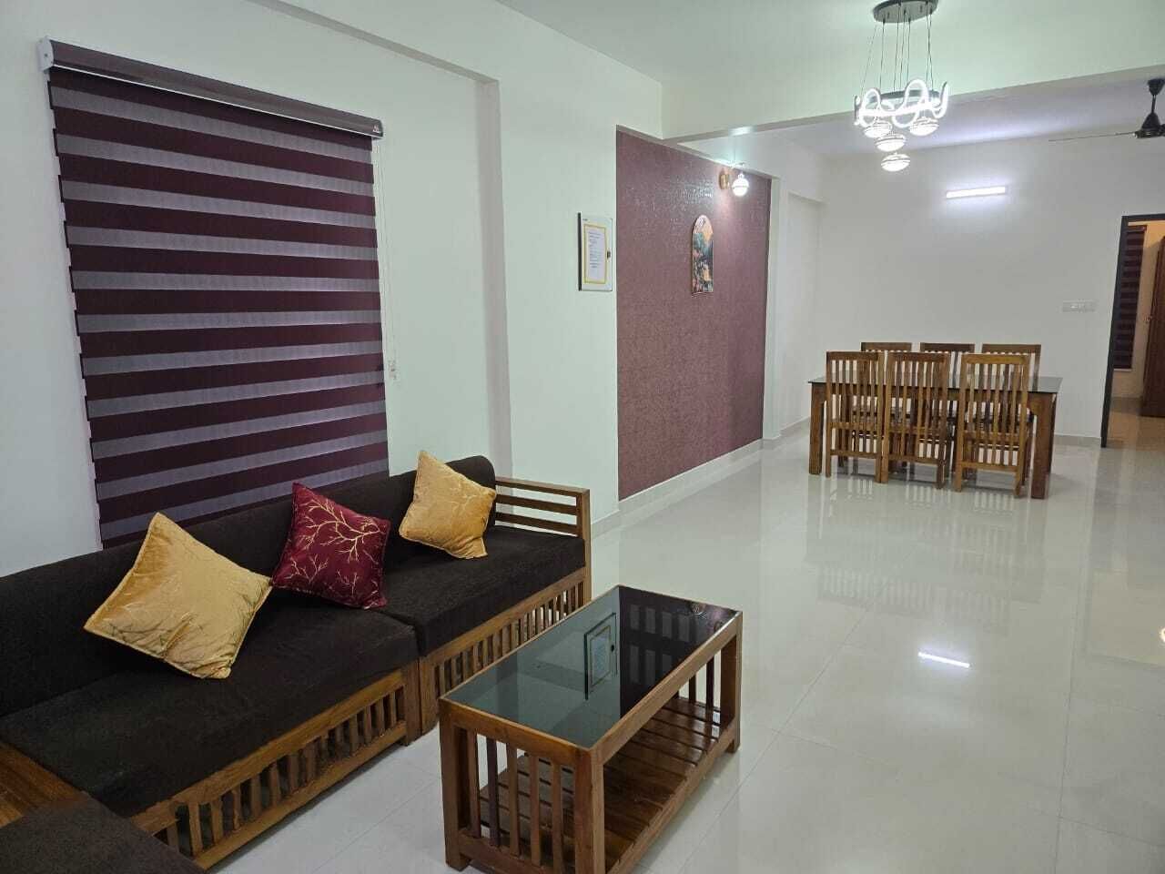 Executive Apartment, 2 Bedrooms, Balcony, City View | Living area | TV