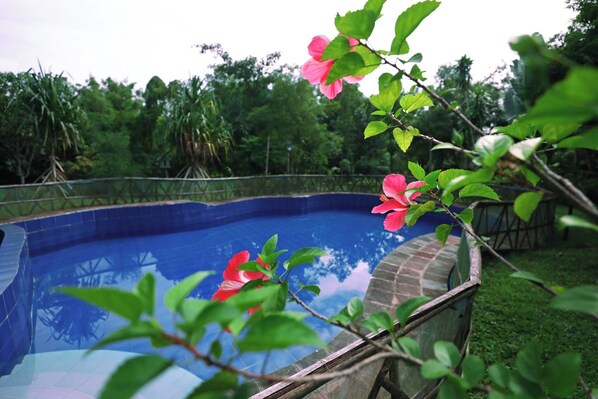 Utomhuspool